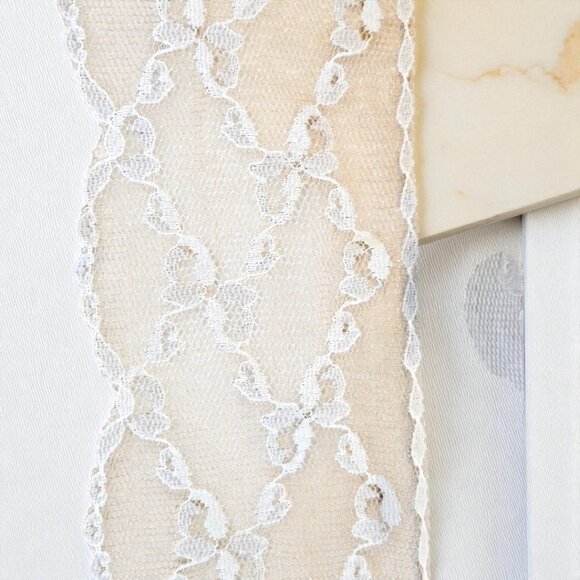 3" Wide Ivory Raschel Galloon Lace Trim - 10 Yard Length - Picture 2 of 4